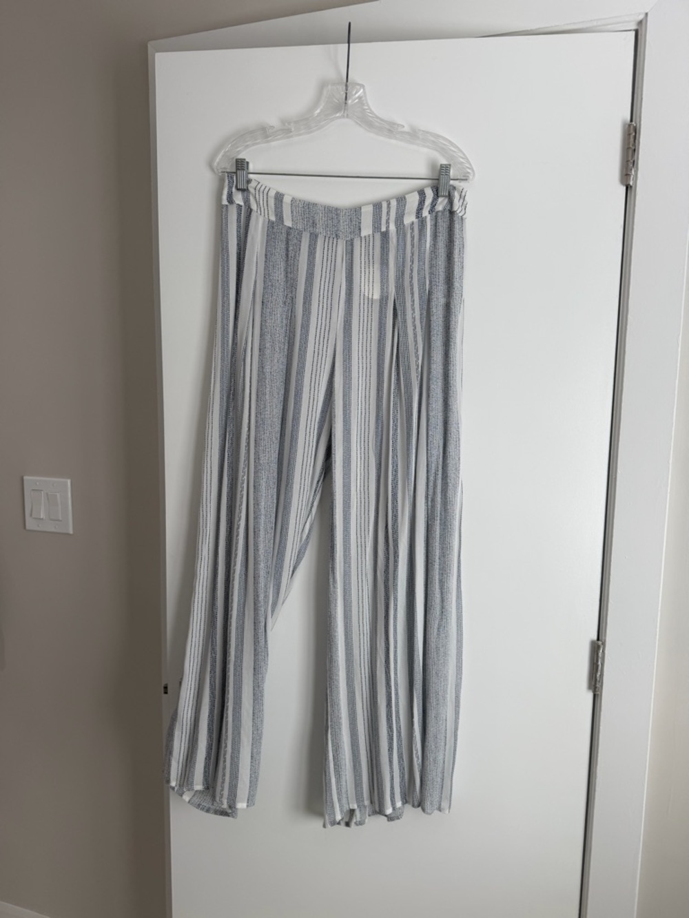 En Creme Wide Leg Striped Pants in White and Gray